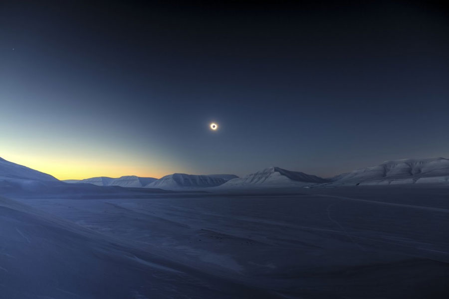 eclipse totality over sassendalen Luc Jamet